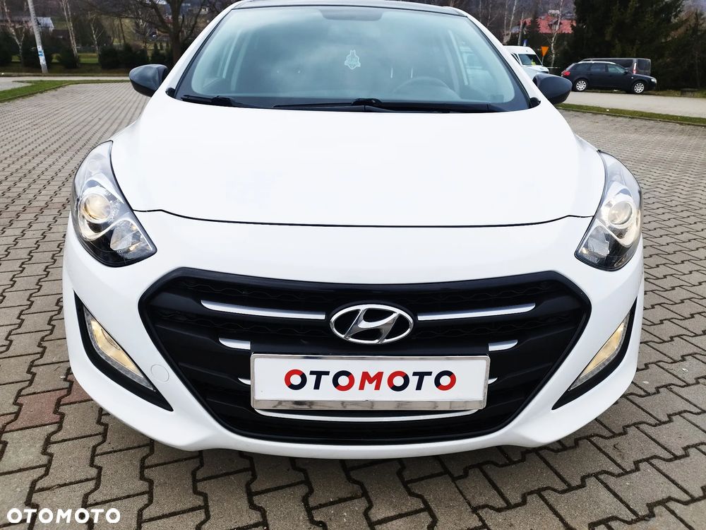 Hyundai i30 blue 1.4 Style - 12