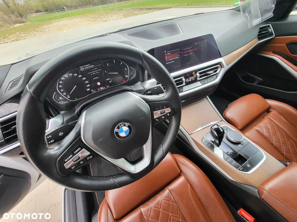 BMW Seria 3 318d Sport Line - 23
