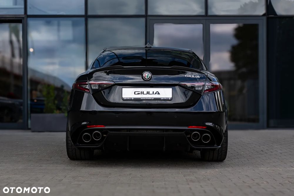 Alfa Romeo Giulia - 9