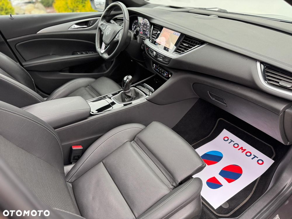 Opel Insignia - 30