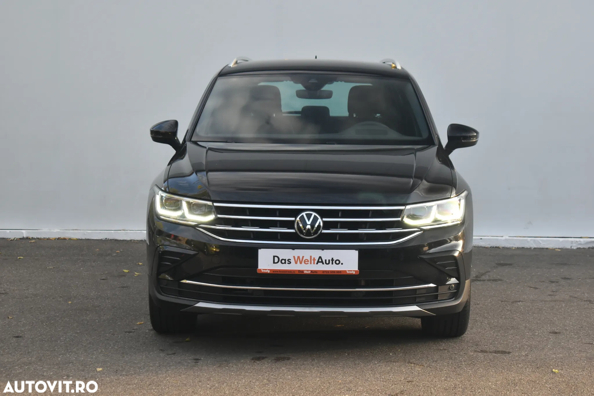 Volkswagen Tiguan - 2
