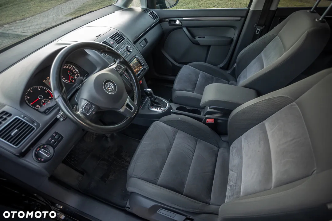 Volkswagen Touran 2.0 TDI DPF DSG Highline - 17