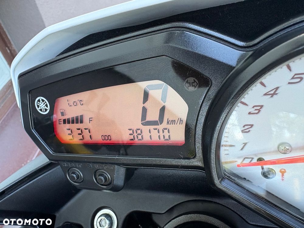 Yamaha FZ8 - 9