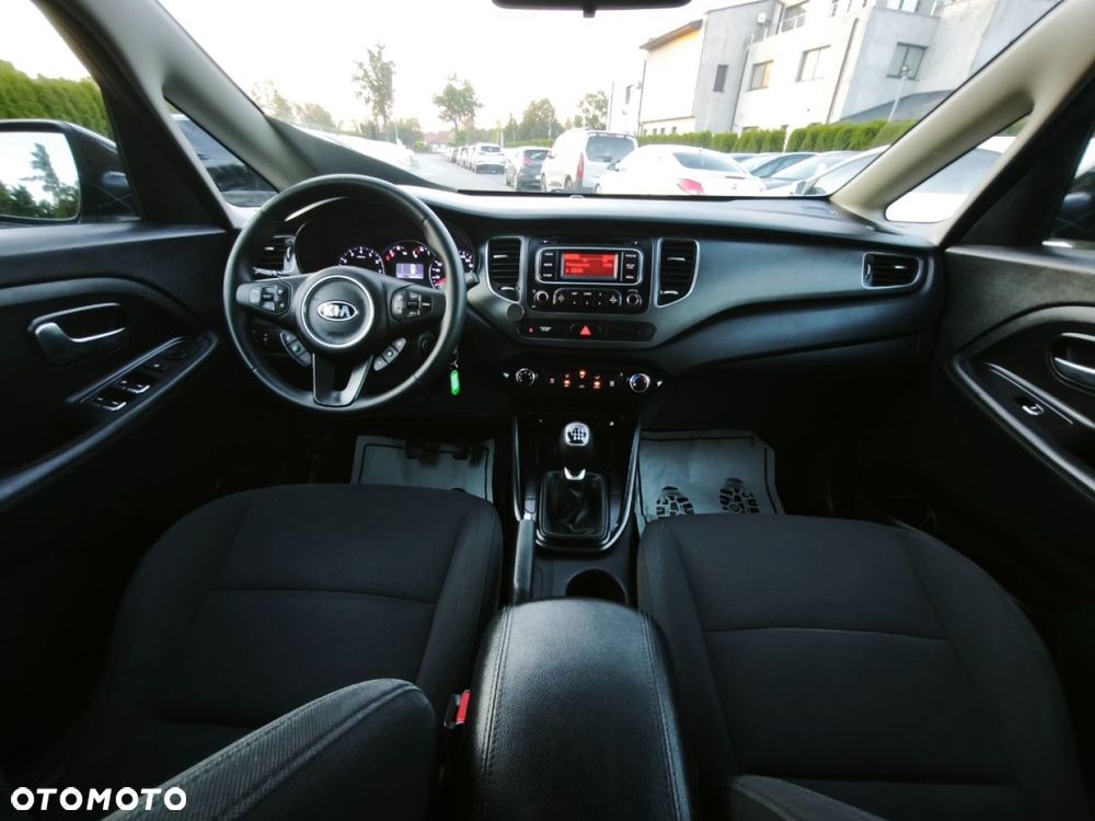 Kia Carens - 8