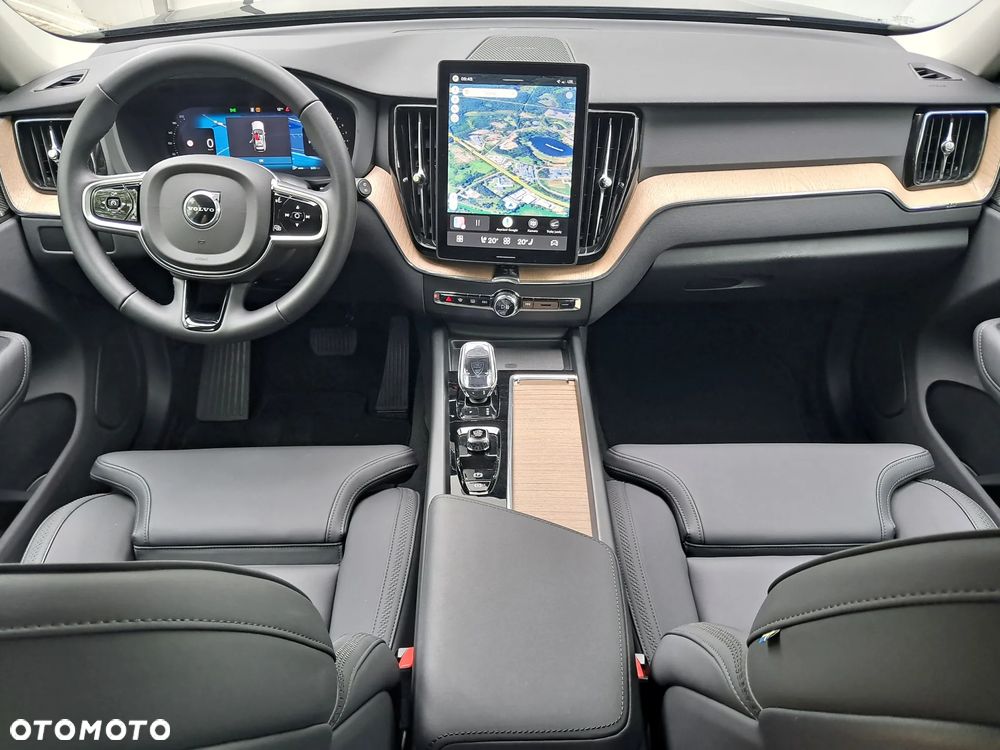 Volvo XC 60 B5 B AWD Plus Dark - 14
