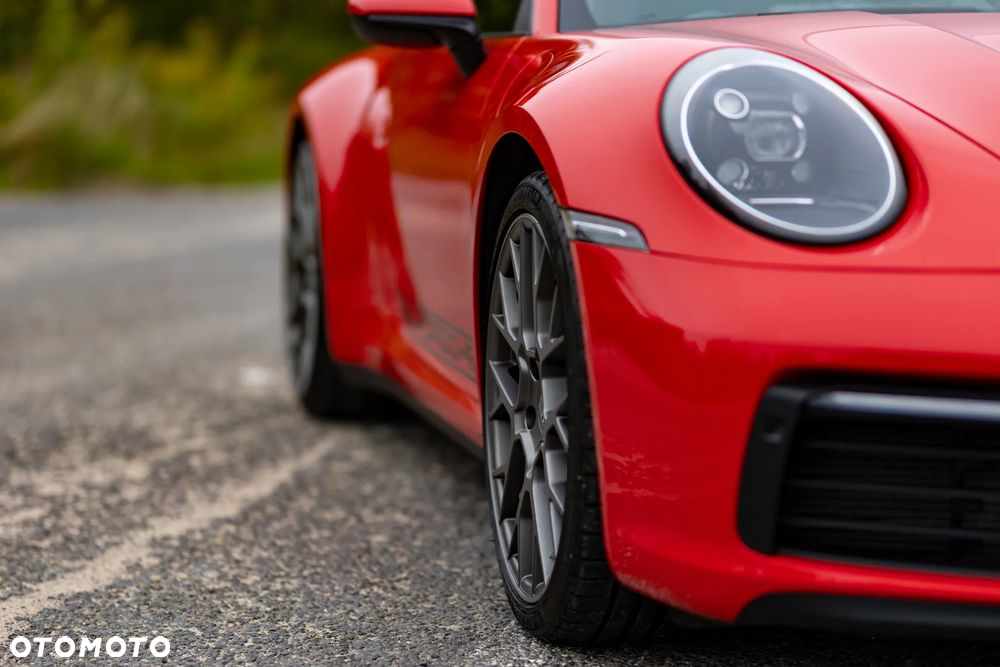 Porsche 911 Carrera 4S - 10