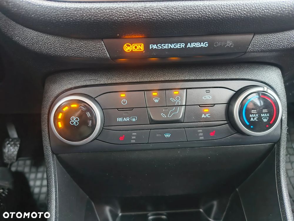 Ford Fiesta 1.1 S&S TITANIUM - 25