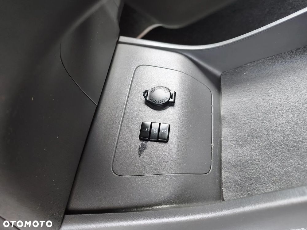 Toyota Prius - 13