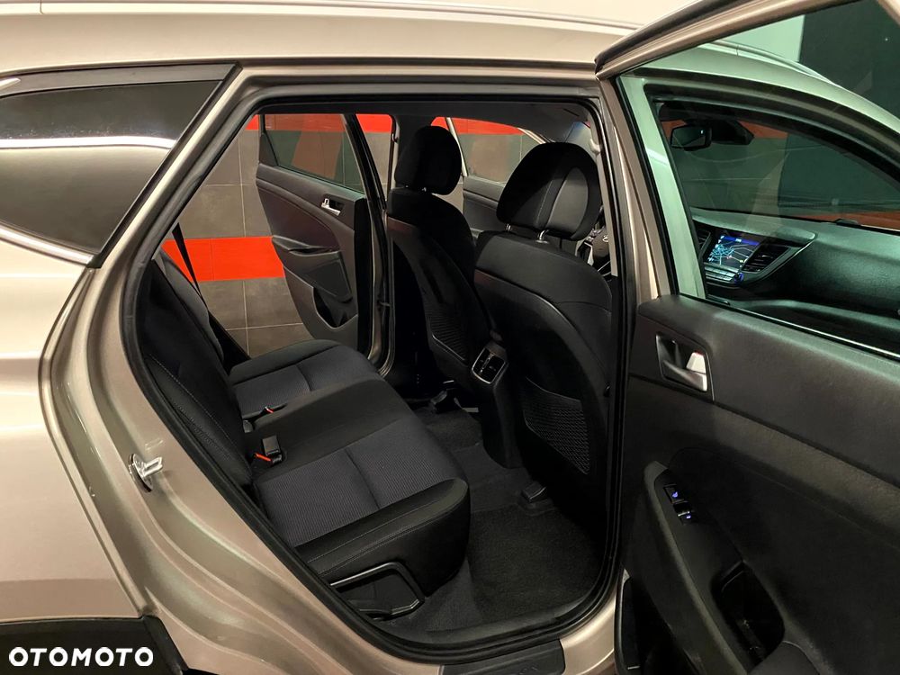 Hyundai Tucson 1.6 GDi 2WD Select - 24