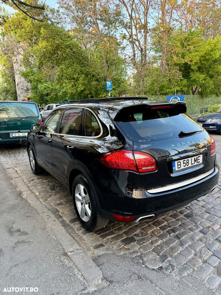 Porsche Cayenne - 4