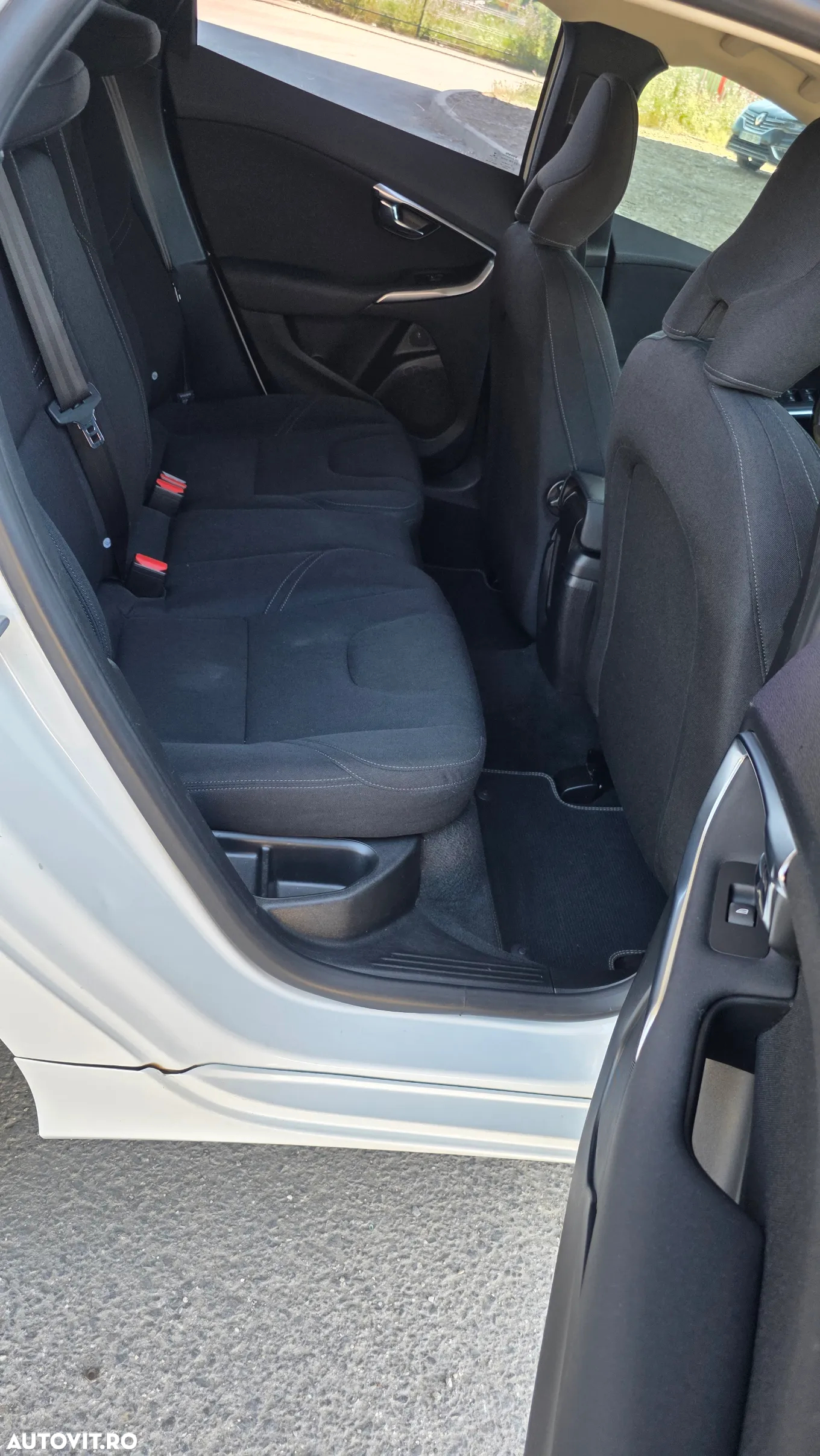 Volvo V40 D2 ECO Kinetic - 10