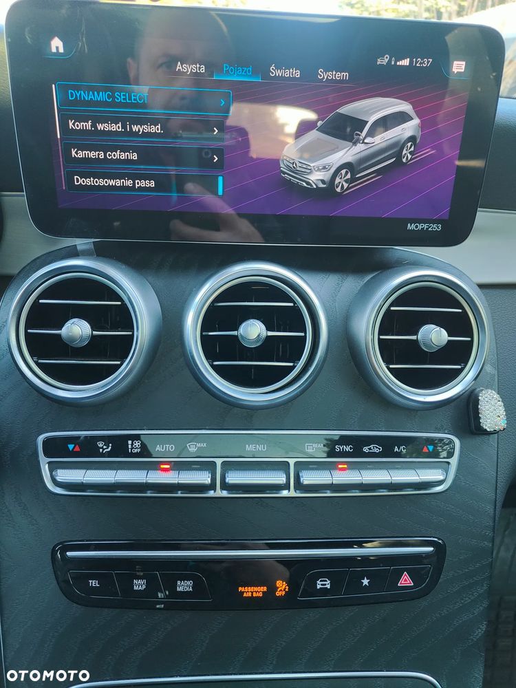 Mercedes-Benz GLC 300 4Matic 9G-TRONIC AMG Line - 25