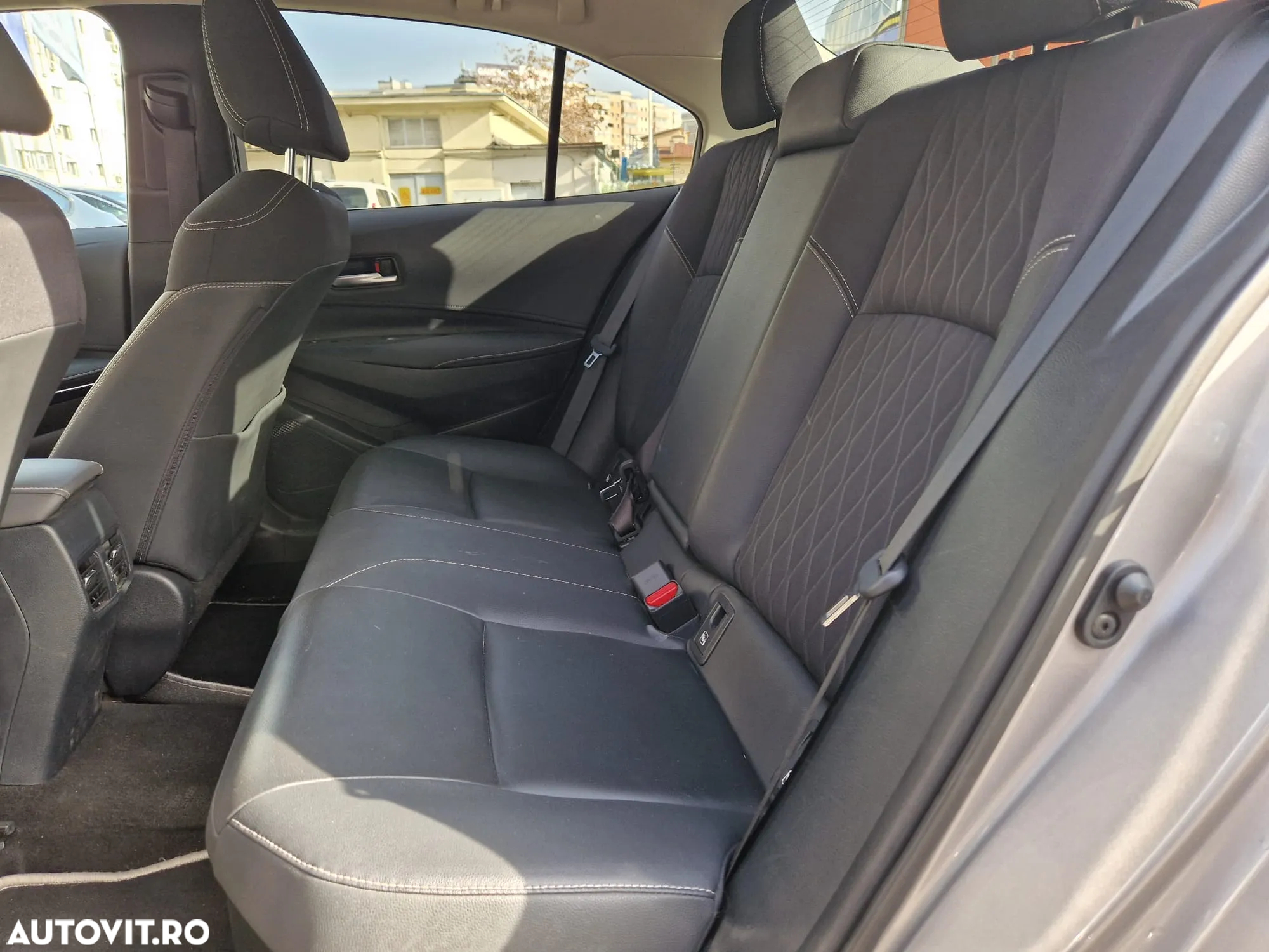 Toyota Corolla 1.8 HSD Exclusive interior Negru - 21