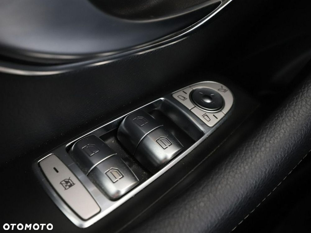 Mercedes-Benz Klasa E 220 d Avantgarde - 37