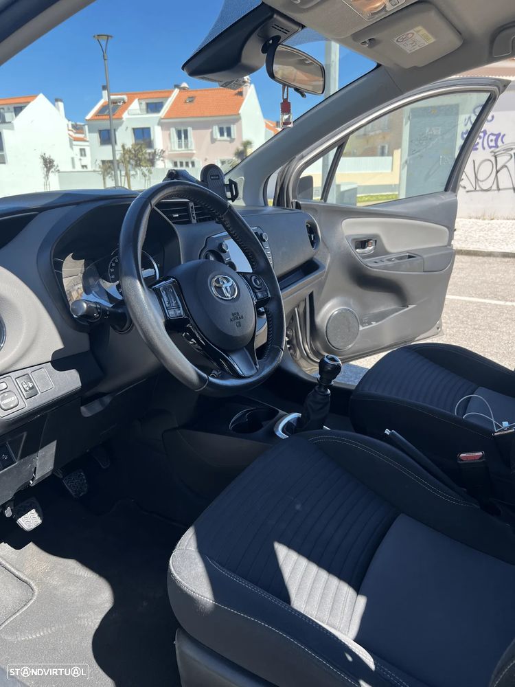 Toyota Yaris - 10