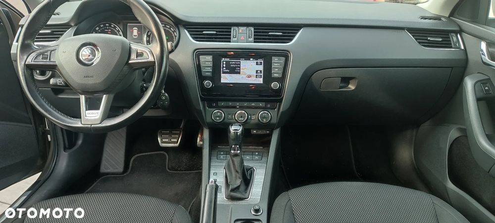 Skoda Octavia 2.0 TDI 4x4 DSG Scout - 12