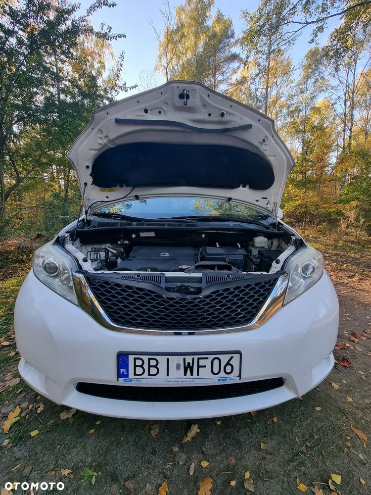 Toyota Sienna 3.5 V6 - 15