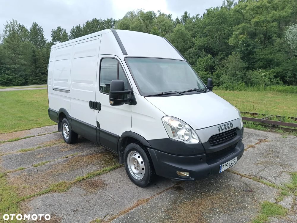 Iveco DAILY 35s13 L2H2 2.3 diesel 126kM, 2012 rok, WEBASTO, HAK, CAMERA COFANIA, ORGINALNY NIEWIELKI PRZEBIEG 176tyś. SPROWADZONY ZE SZWECJI! - 3