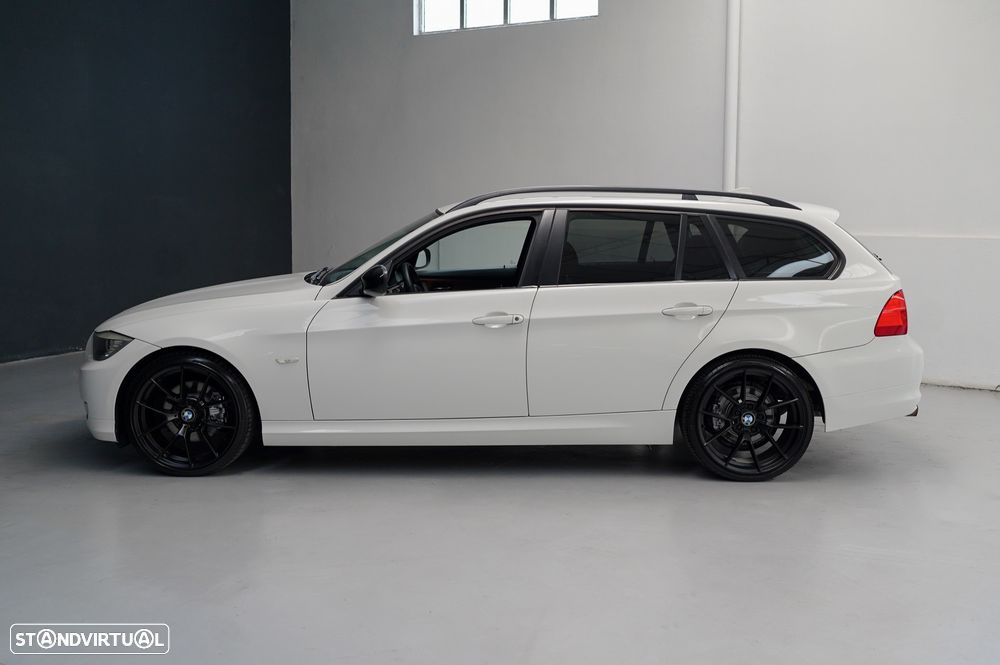 BMW 318 d Navigation Sport - 21