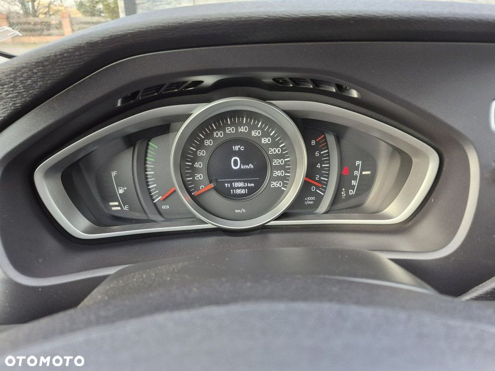 Volvo V40 - 15