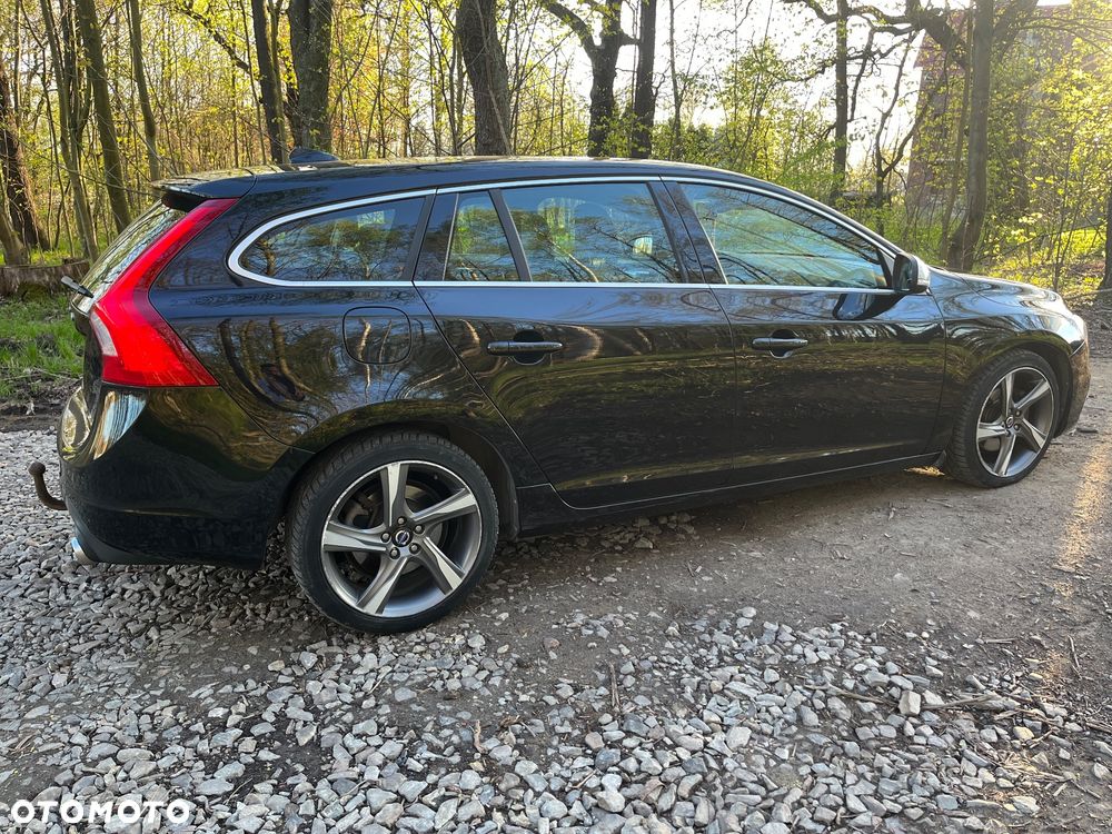 Volvo V60 D3 R-Design - 10