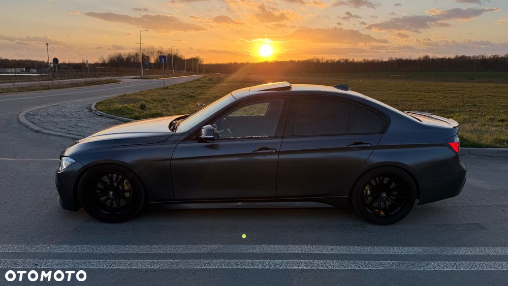 BMW Seria 3 335i M Sport - 4
