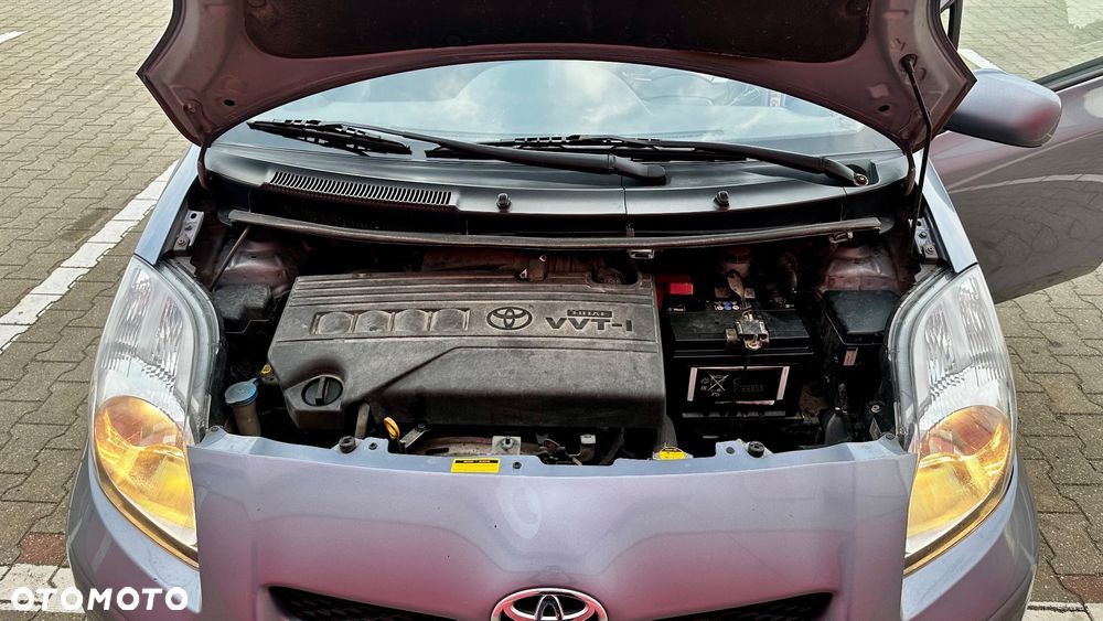 Toyota Yaris 1.33 VVT-i Executive - 24