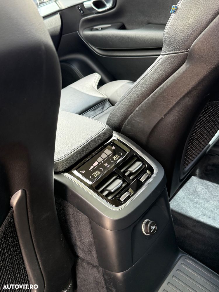 Volvo XC 90 T8 AWD Recharge Geartronic Inscription Edition - 25