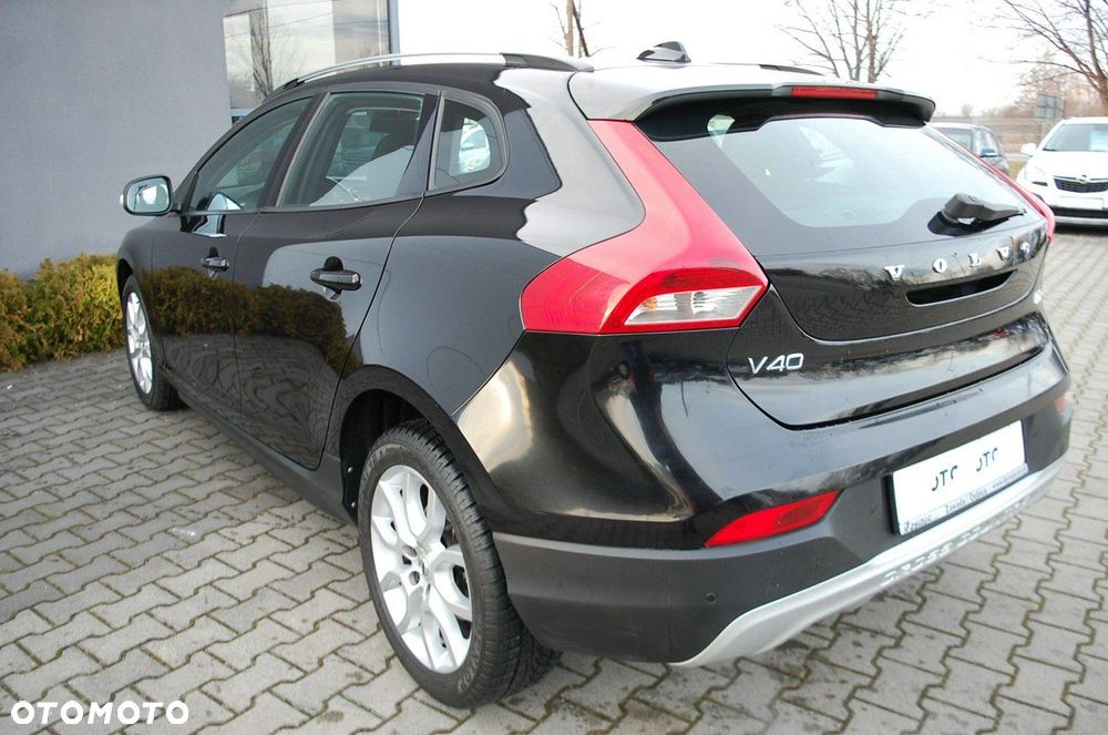 Volvo V40 Cross Country - 12