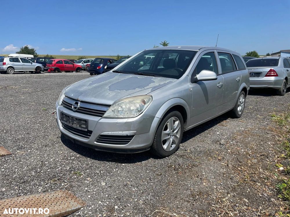 Dezmembrez piese Opel Astra H - 3