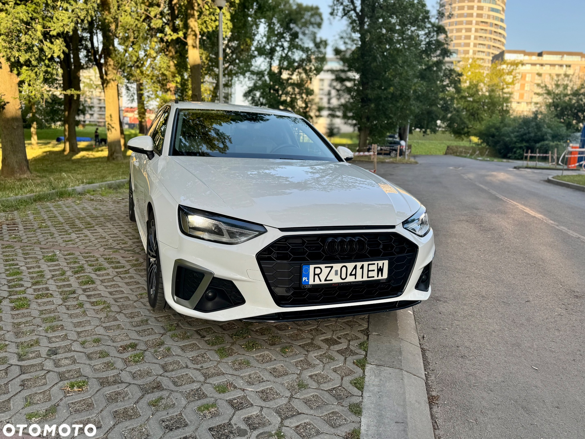 Audi A4 Avant 40 TDI S tronic S line - 9
