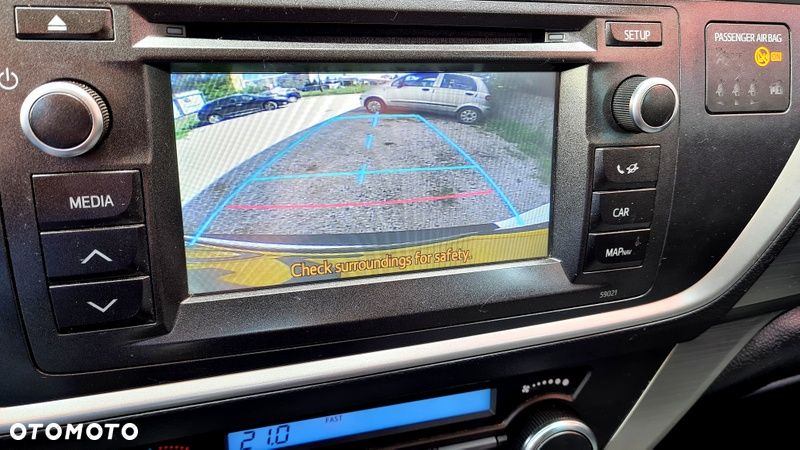 Toyota Auris 2.0 D-4D Comfort - 17