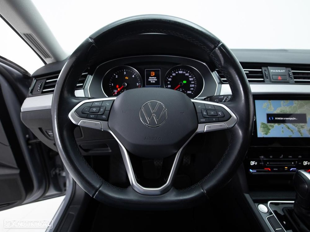 VW Passat Variant 2.0 TDI Business DSG - 17