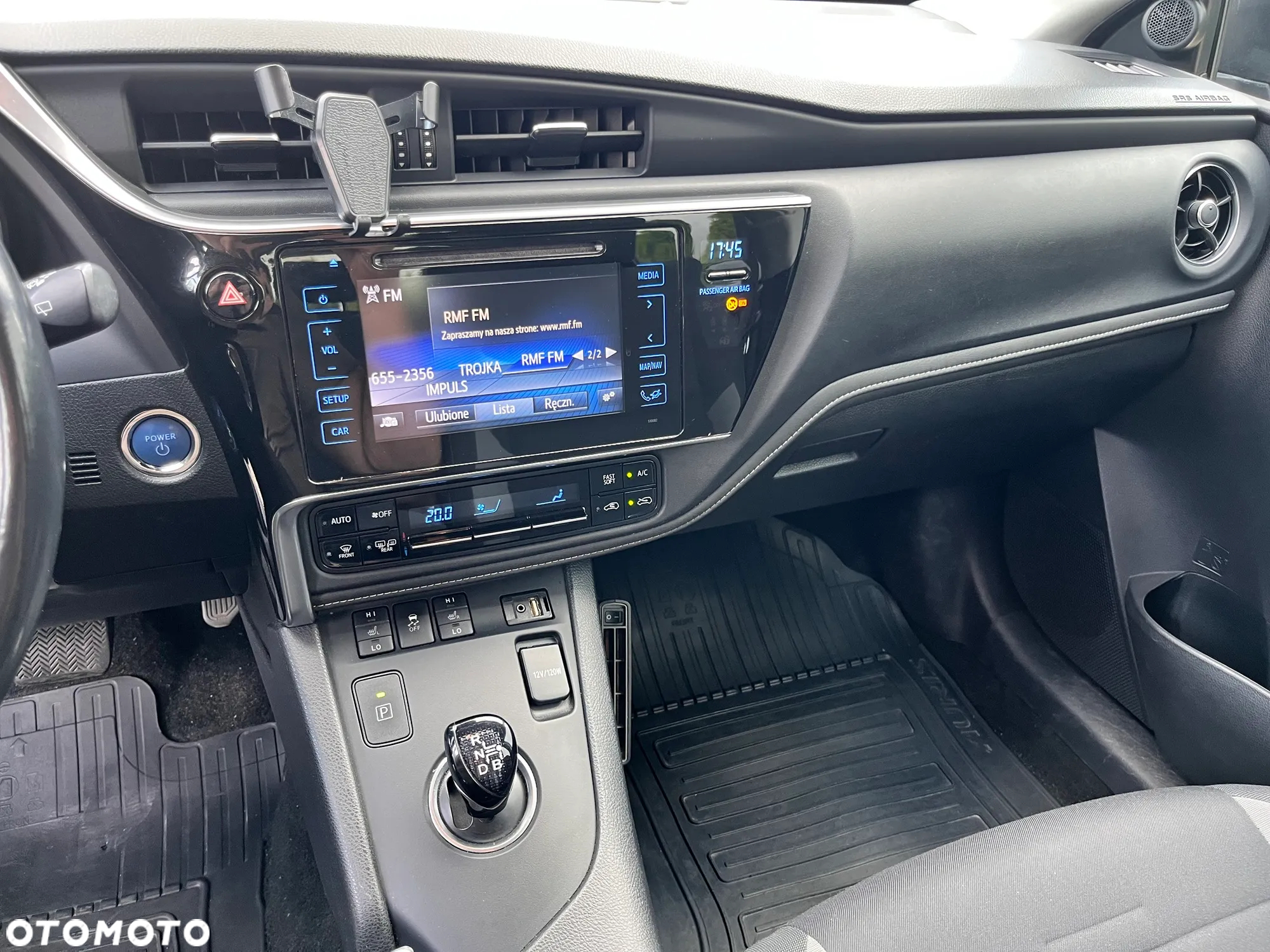 Toyota Auris Hybrid 135 Active - 19