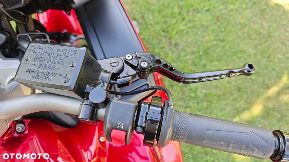 Yamaha FZ - 12