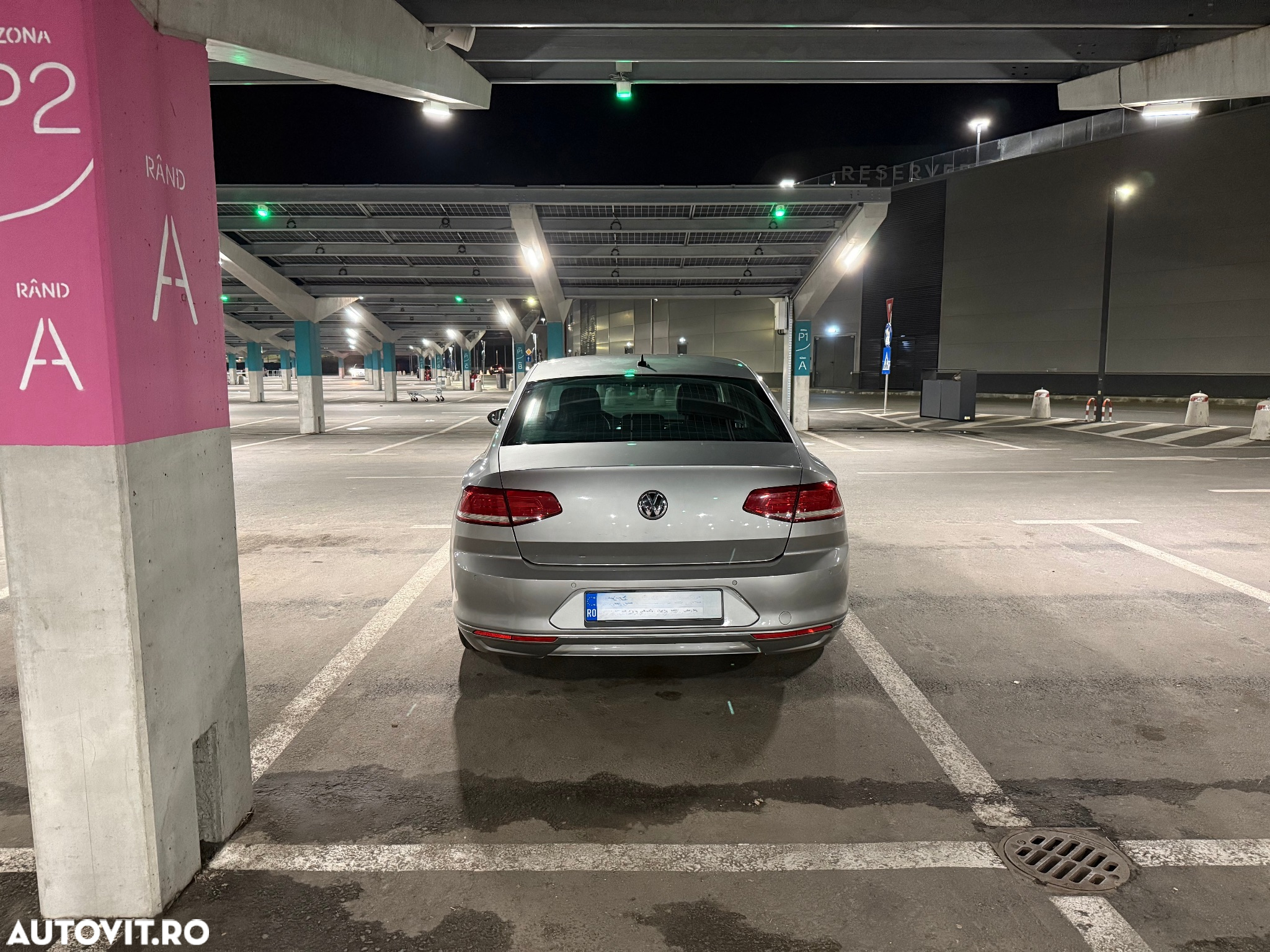 Volkswagen Passat - 4