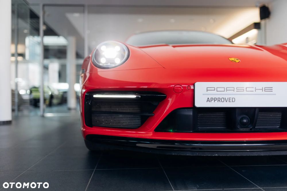 Porsche 911 Carrera 4S - 35