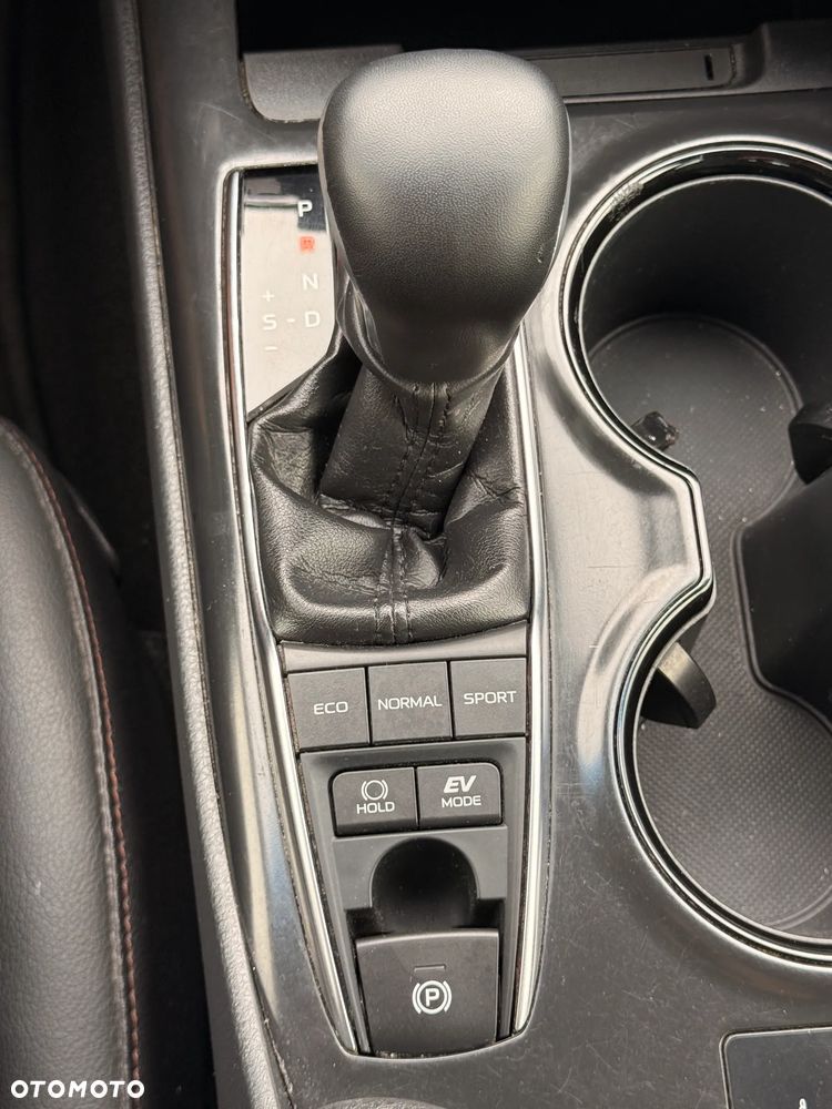 Toyota Camry 2.5 Hybrid Executive CVT - 23