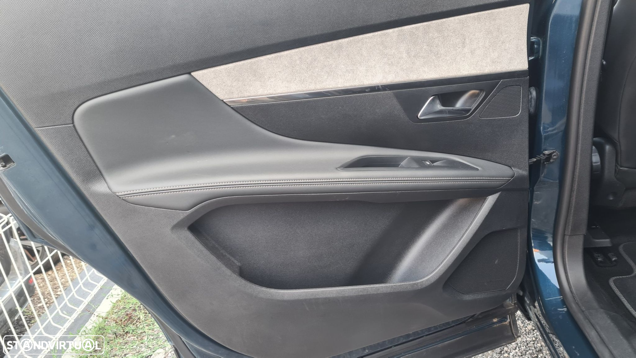 Peugeot 5008 1.5 BlueHDi GT EAT8 - 48