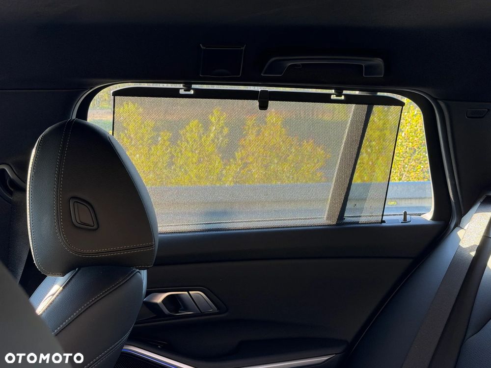 BMW Seria 3 318i M Sport - 25