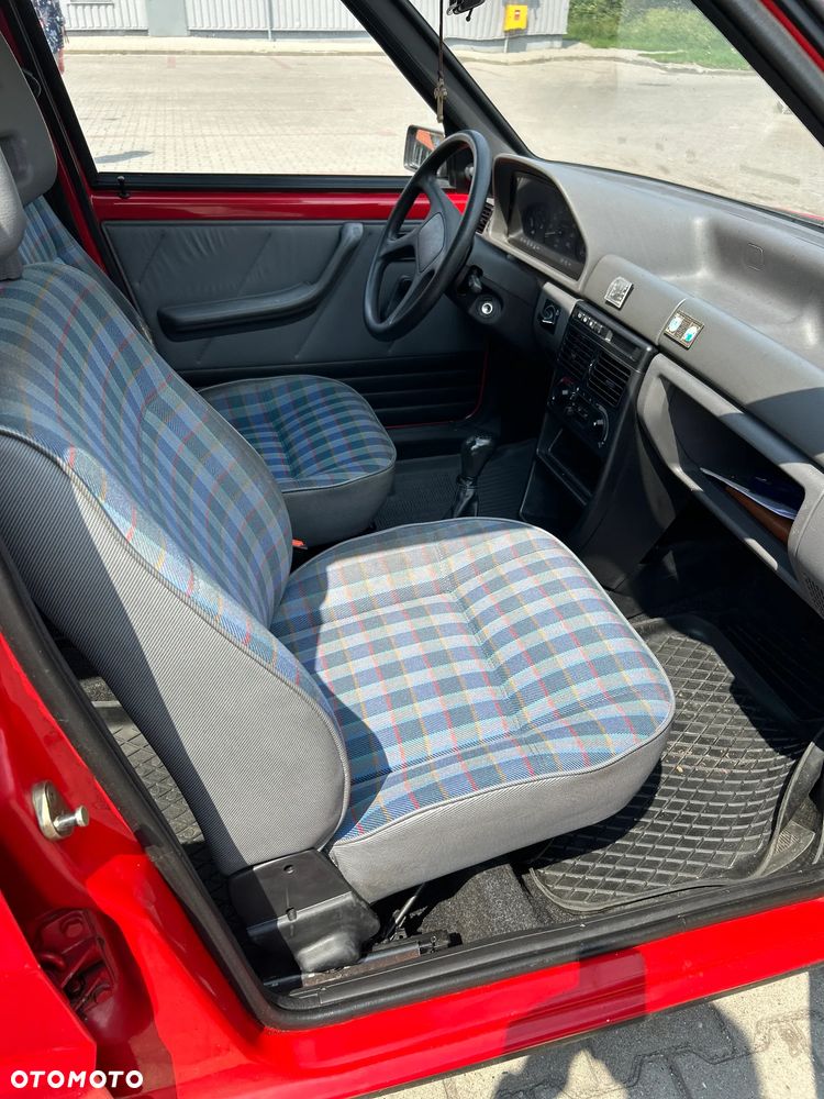 Fiat Uno 899 - 16