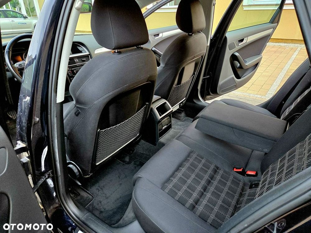 Audi A4 Limousine - 11