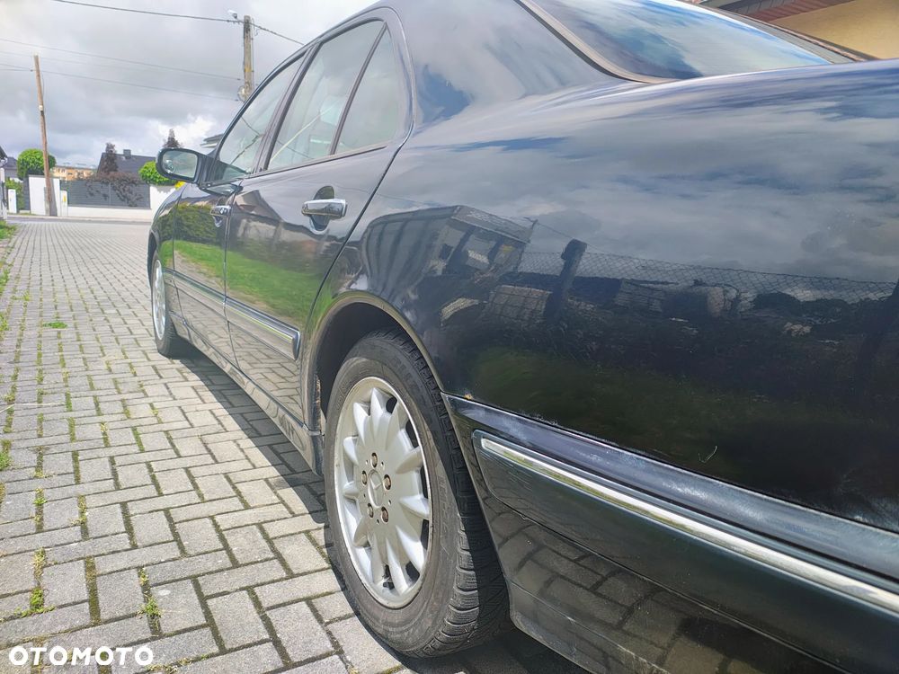 Mercedes-Benz Klasa E - 19