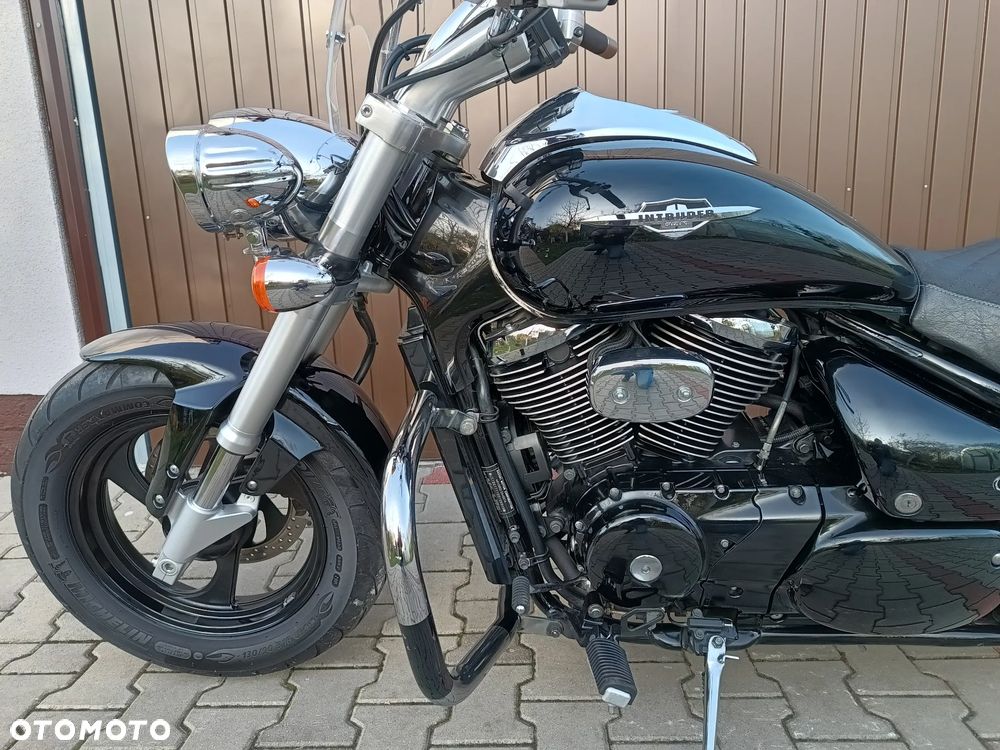 Suzuki Intruder - 29