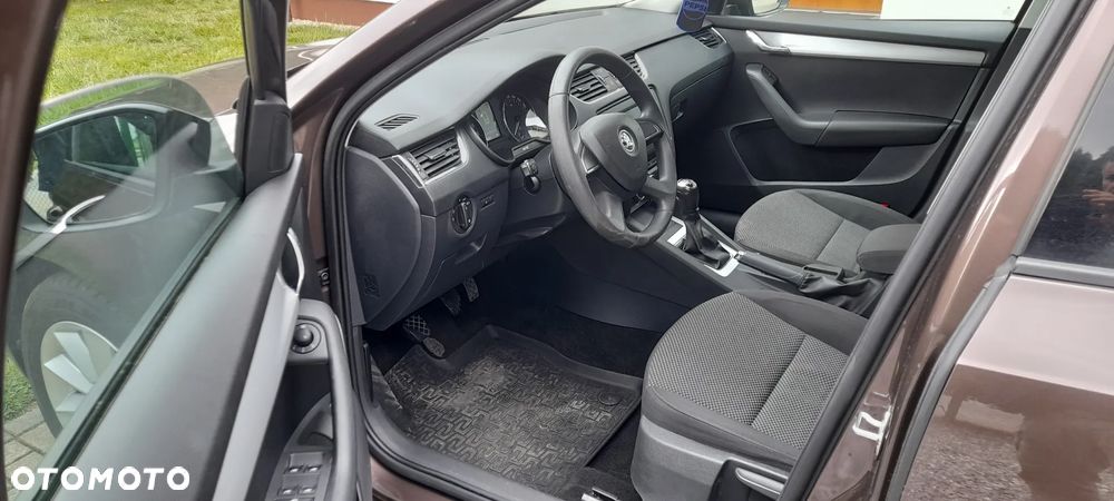 Skoda Octavia 1.6 TDI DPF FAMILY - 6