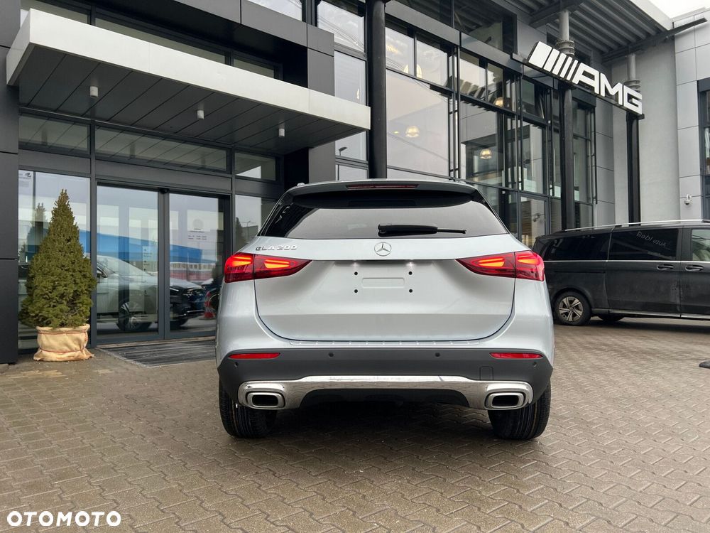 Mercedes-Benz GLA - 19