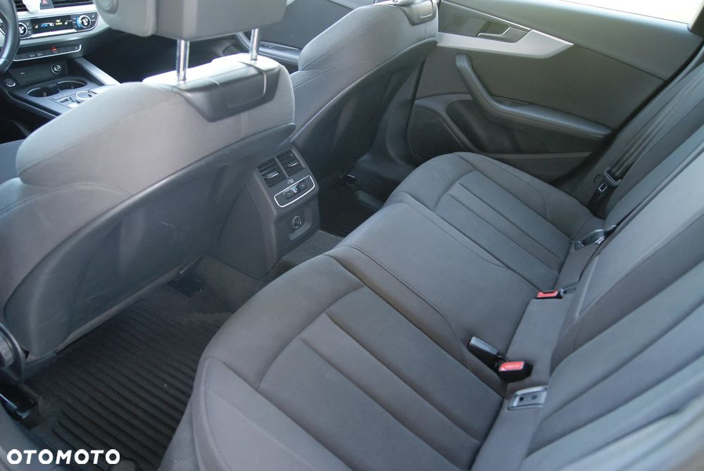 Audi A4 Avant 2.0 TDI ultra S tronic sport - 21