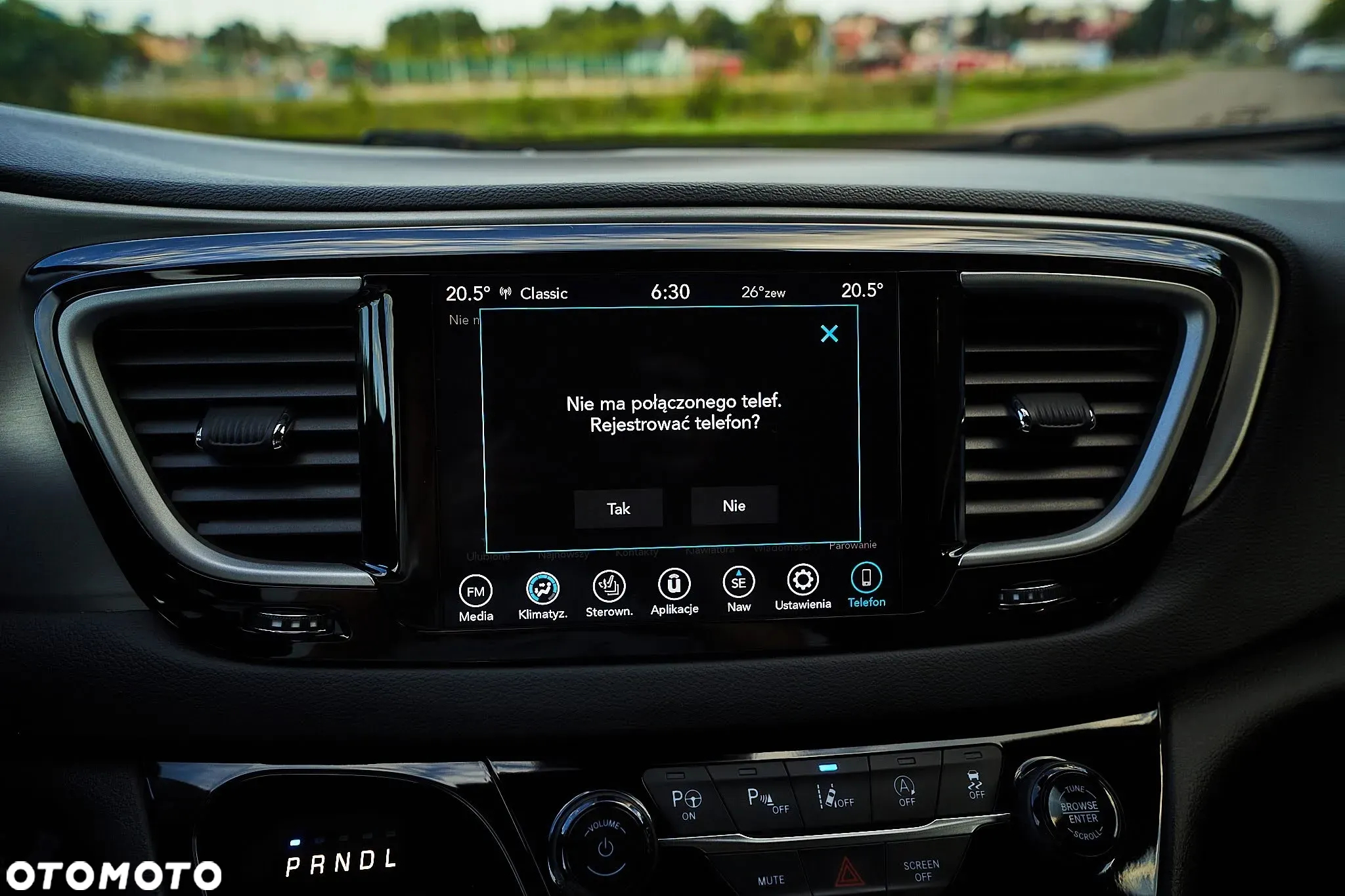 Chrysler Pacifica - 12