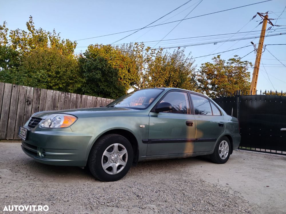 Hyundai Accent - 2