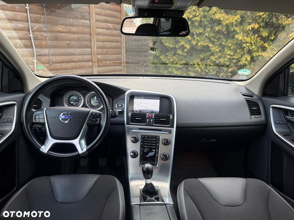 Volvo XC 60 DRIVe Momentum - 19